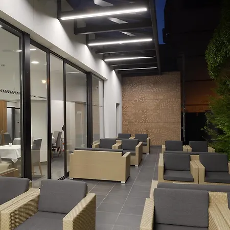 מלון Orasac Garni 4*